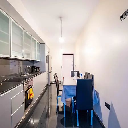 For Rent In 公寓 *
